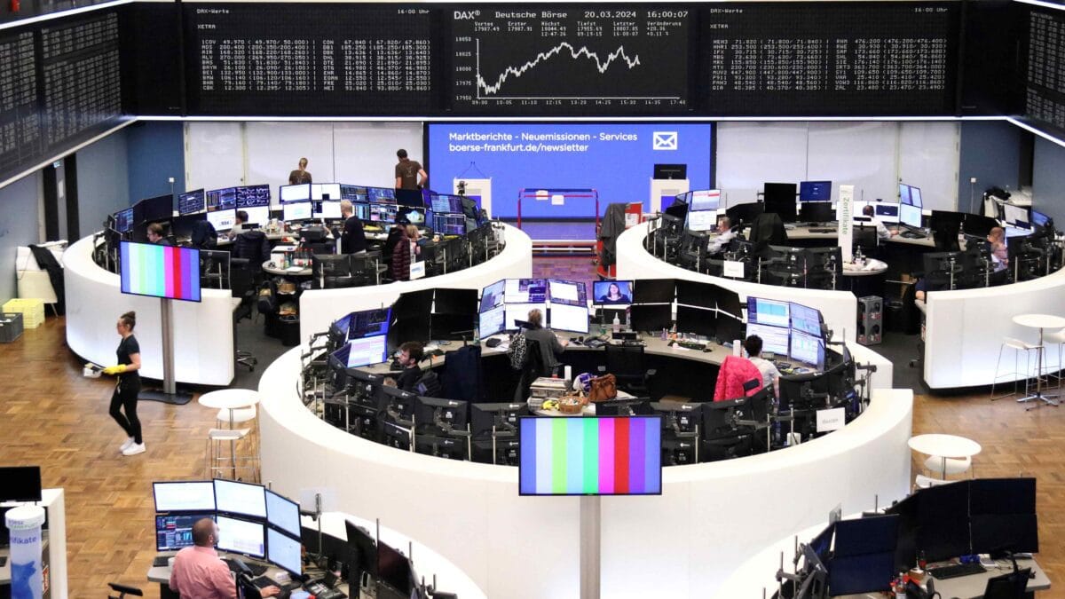 Ações de chips pressionam e índice europeu recua após alerta da ASML