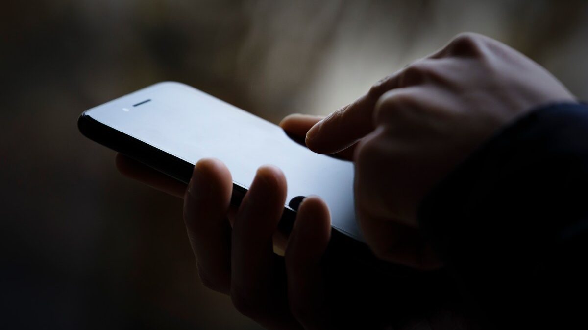 Os hackers estão tentando roubar senhas e dados de sensibilidade que usuários de clone de sinal