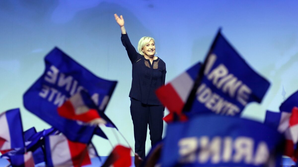 Polícia francesa invade partido de Le Pen para apurar delitos