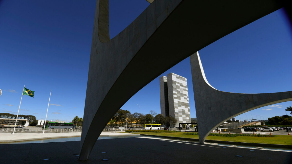 Congresso pede que STF mantenha derrubada de decreto do IOF