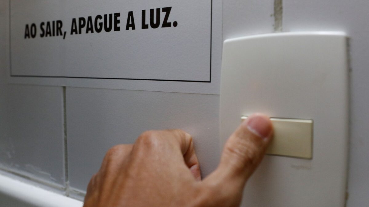 Governo edita MP para evitar alta na conta de luz
