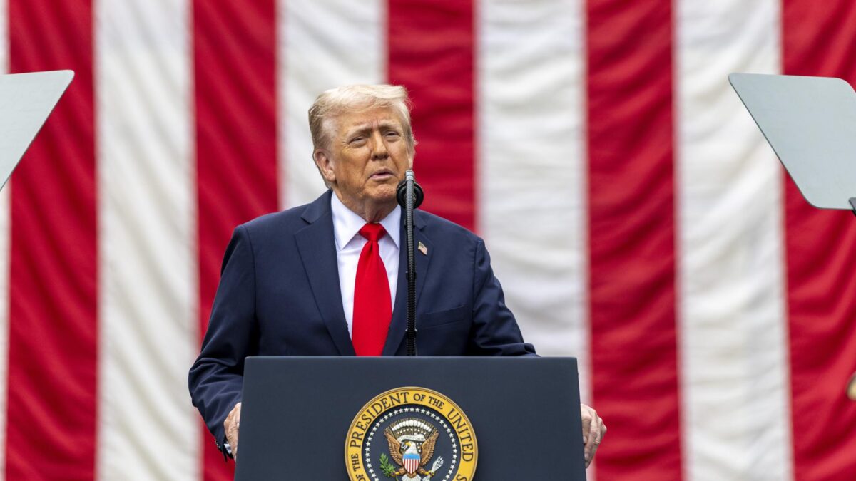 Trump oficializa designação do movimento Antifa como terrorista