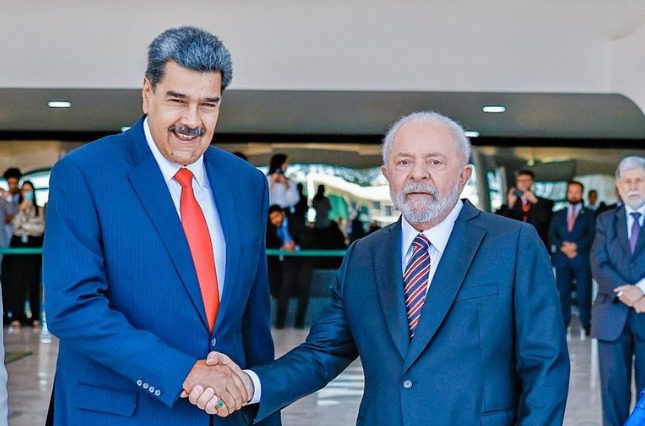 Regime de Maduro apoia mediação de Lula em crise com EUA