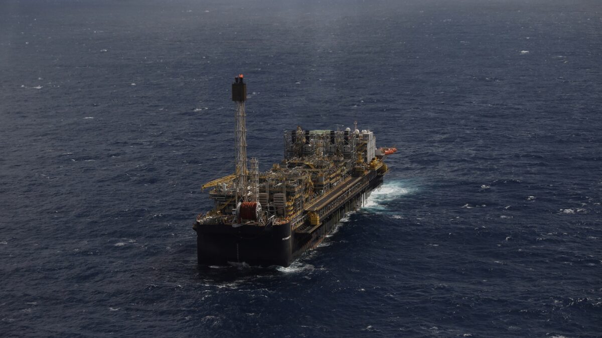 Petrobras e Equinor dominam leilão do pré-sal da ANP, que soma R$ 103,7 mi em bônus