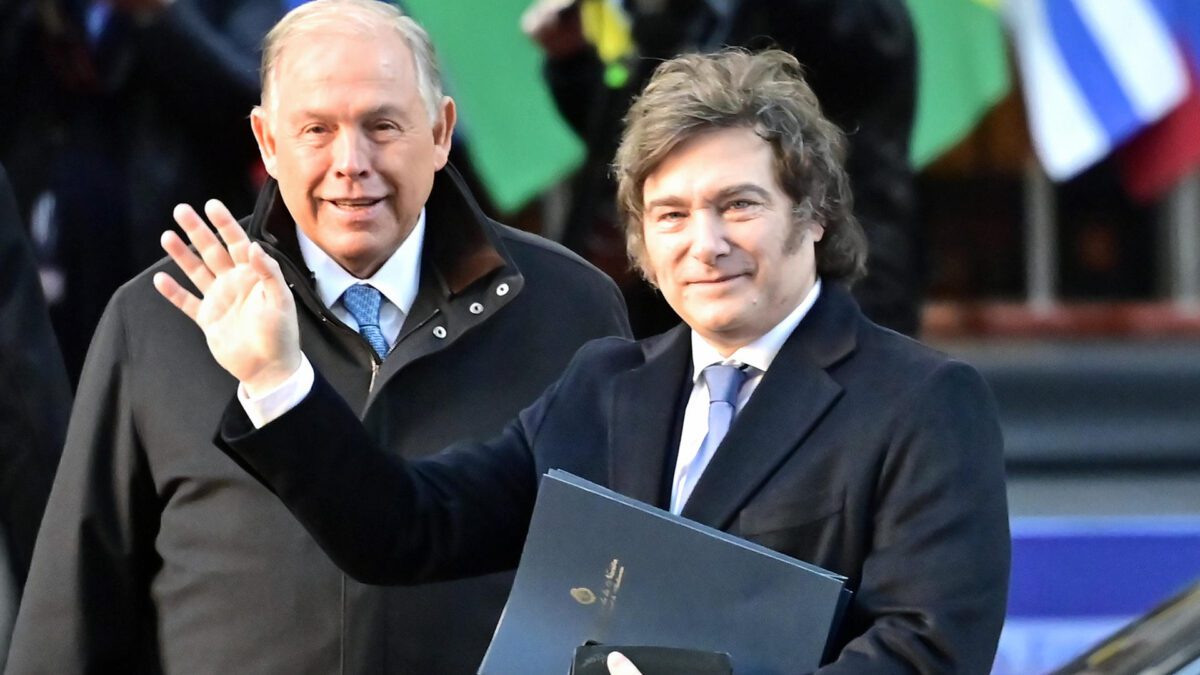 Chanceler da Argentina renuncia na véspera de eleições cruciais