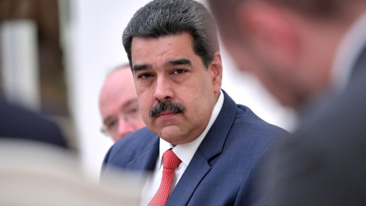 Senador dos EUA diz que Maduro está com “os dias contados”
