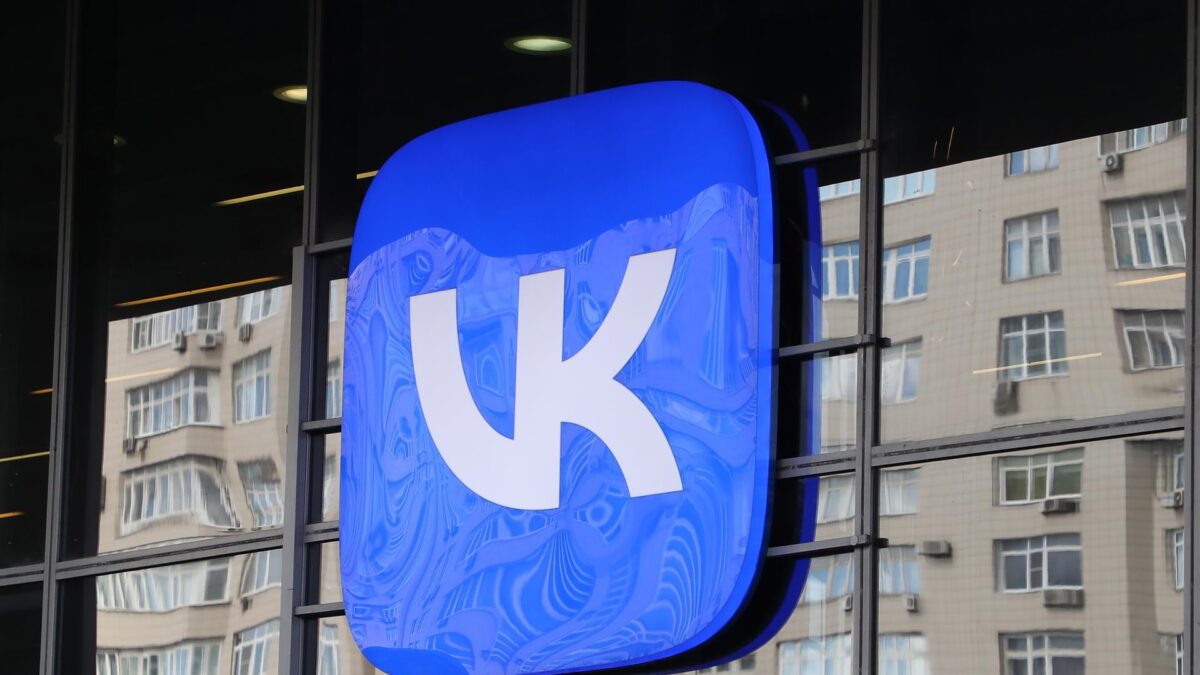 a nova rede social russa que reforça vigilância digital