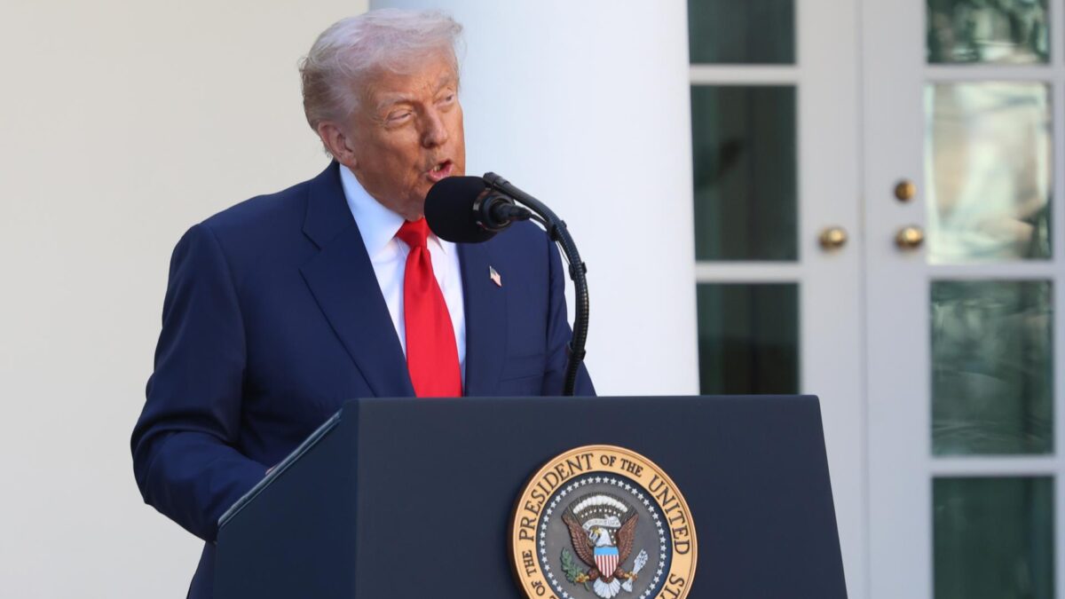 Trump prepara “plano B” caso Suprema Corte derrube tarifaço