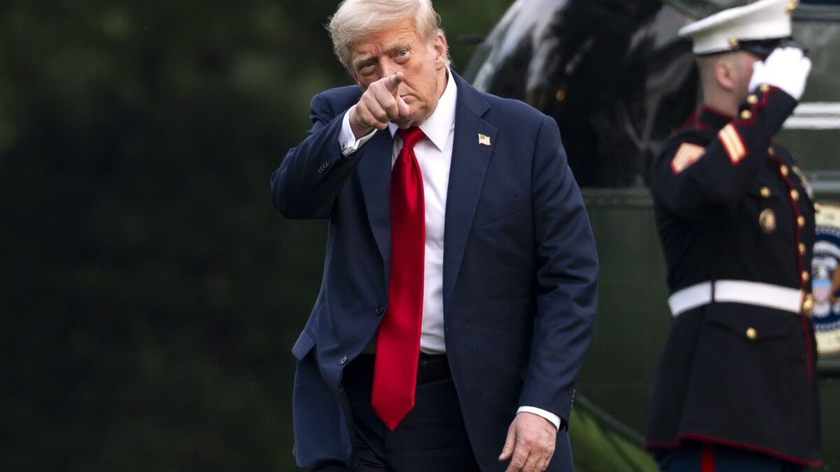 Trump ameaça processar BBC por edição de discurso