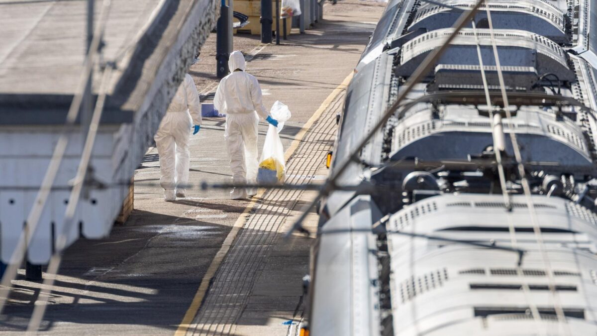 Ataque a faca em trem na Inglaterra deixa dez feridos