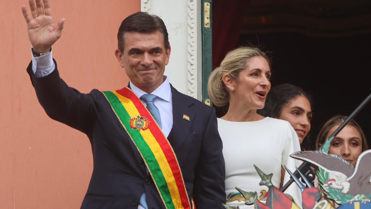 Rodrigo Paz toma posse como presidente da Bolívia