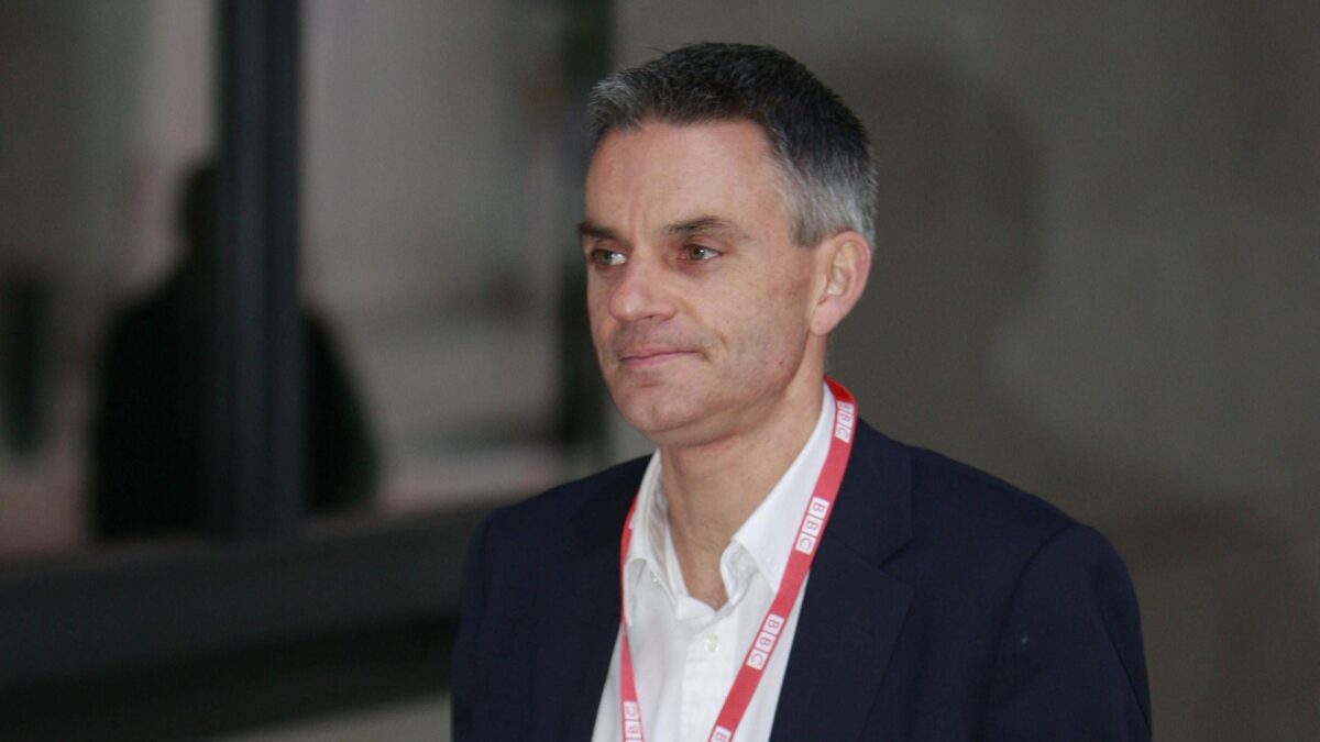 Chefe da BBC renuncia após escândalo com discurso de Trump