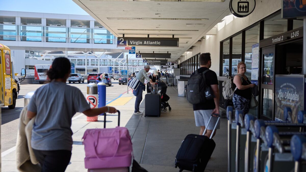 Secretário de Trump alerta para colapso aéreo nos EUA