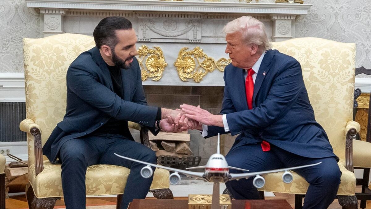 EUA aumentam operação enviando aeronaves para El Salvador